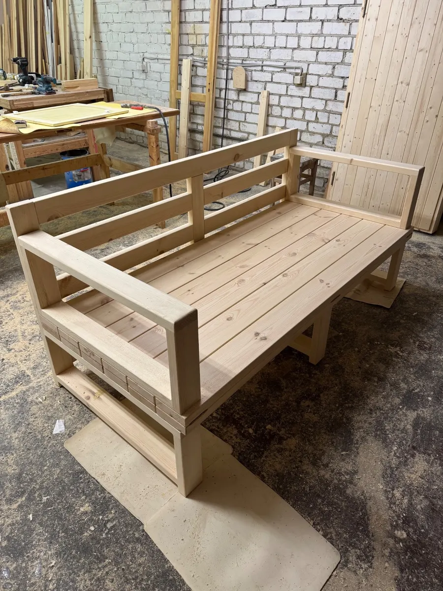 Шкафы и полки